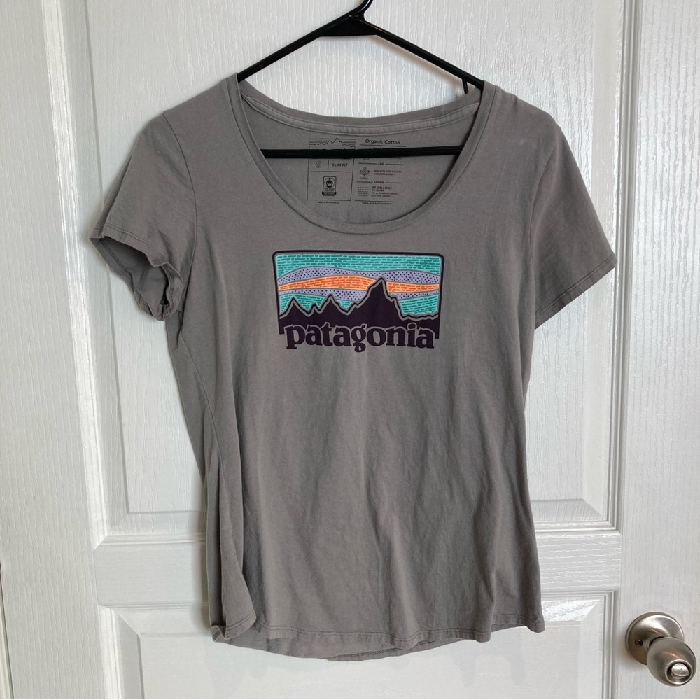 Patagonia women’s scoop neck t-shirt size small